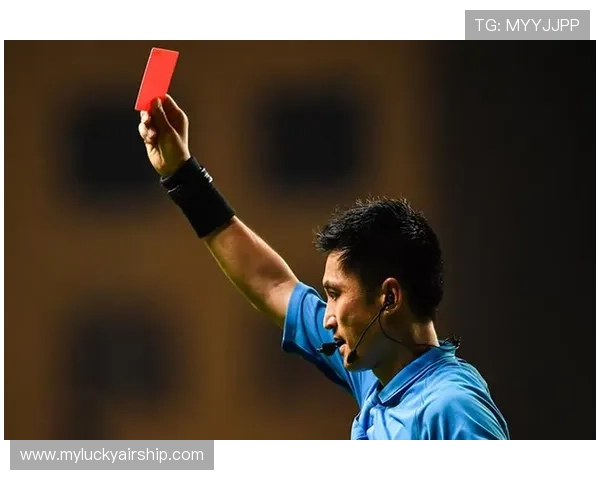 马德里德比现争议判罚,VAR确认莫德里奇踩踏未获红牌